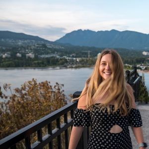 Meet your Posher, Claire